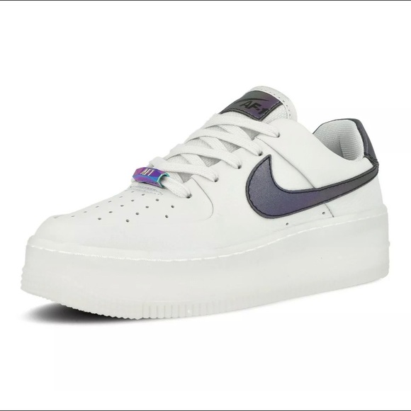 Nike Women's Air Force 1 Sage Low LX Shoe - Picture 4 of 4